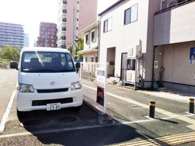 お客様用の駐車場を、一台分増やしました!